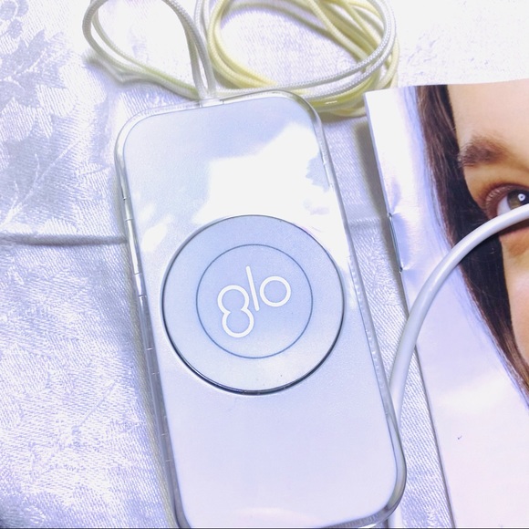 GLO Brilliant Teeth Whitening System - Picture 3 of 12